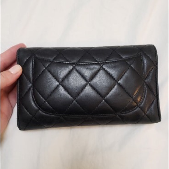 Pre-owned. Chanel Classic Flap Wallet. - Picture 2 of 8
